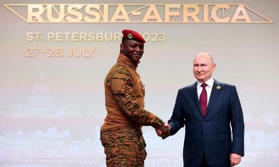 بوركينا فاسو تبحث مع وفد روسي التعاون العسكري المحتمل