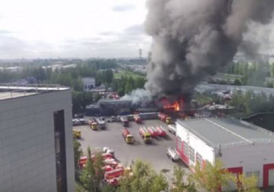 حريق هائل بمستودع للمحروقات في بطرسبورغ