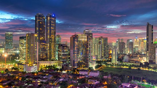 السلطات الإندونيسية تعلن إصدار تأشيرة إقامة ذهبية للمستثمرين