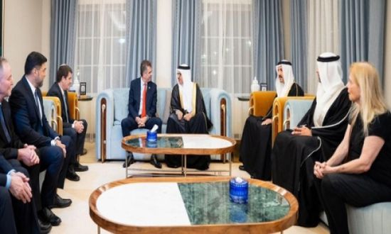 وزير الخارجية البحريني يستقبل نظيره الإسرائيلي بالمنامة