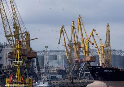 هجوم روسي على ميناء أوكراني لتصدير الحبوب