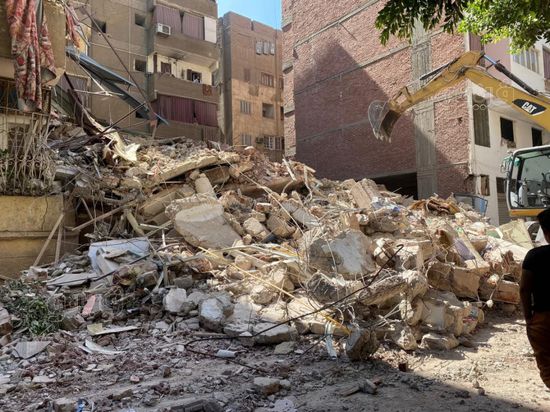 مصرع وإصابة أشخاص 4 أشخاص إثر انهيار مبنى سكني بالقاهرة