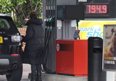 أسعار الوقود في بريطانيا تشهد أكبر قفزة منذ 1999