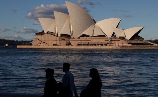 انخفاض الفائض التجاري لأستراليا بـ 2.22 مليار دولار