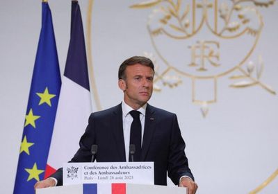 ماكرون: يجب حظر علم روسيا في أولمبياد باريس