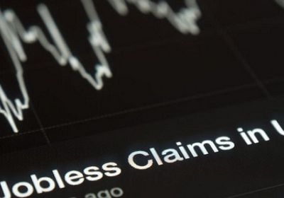 طلبات إعانة البطالة الأمريكية تنخفض لمستويات فبراير