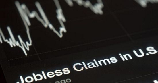 طلبات إعانة البطالة الأمريكية تنخفض لمستويات فبراير