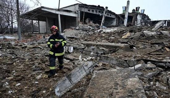 مصرع شرطي وإصابة 44 آخرين جراء هجوم روسي على مسقط رأس زيلينسكي