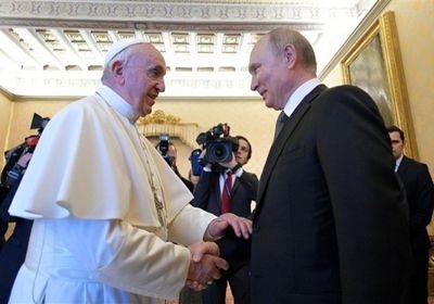 أوكرانيا تتهم البابا فرنسيس بـ"الانحياز" بسبب روسيا