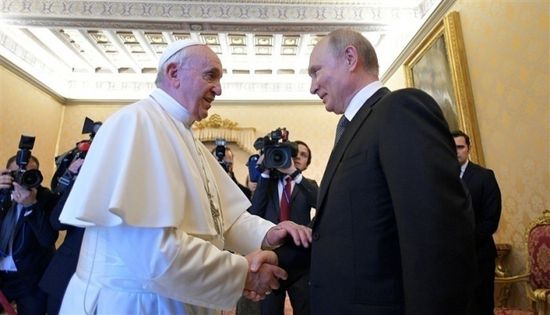 أوكرانيا تتهم البابا فرنسيس بـ"الانحياز" بسبب روسيا