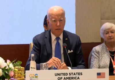 لقطة استثنائية.. الرئيس الأمريكي يوجه شكراً خاصاً لـ"محمد بن زايد" خلال قمة العشرين