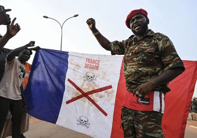 النظام العسكري بالنيجر يتهم فرنسا بالاستعداد لشن عدوان