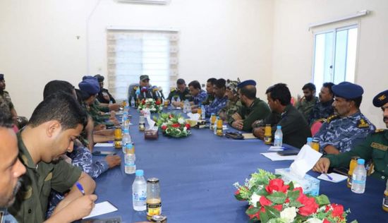 مدير شرطة ساحل حضرموت يوجه بتقييم أداء الأجهزة الأمنية