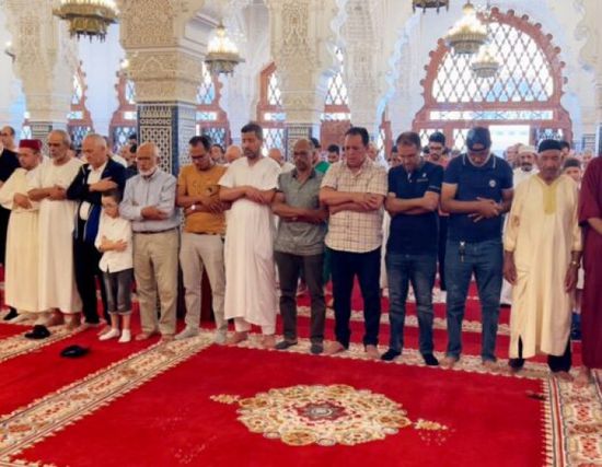 آلاف المغاربة يؤدون صلاة الغائب على ضحايا الزلزال