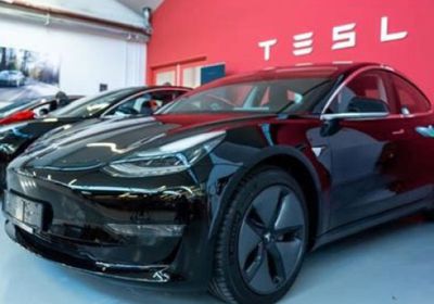 تسلا تسجل ارتفاعًا خلال تعاملات الإثنين