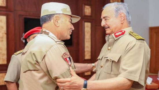 لتنسيق الإغاثة الإنسانية.. رئيس أركان الجيش المصري يصل ليبيا