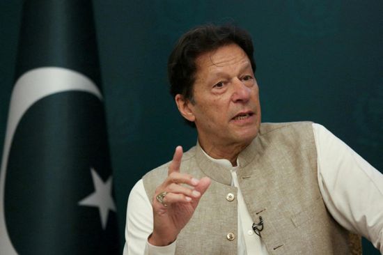تمديد فترة حبس رئيس وزراء باكستان السابق عمران خان لأسبوعين