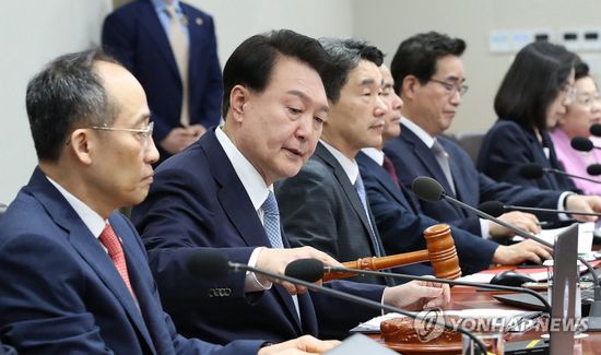 الرئيس الكوري الجنوبي يعين وزيرا جديدا للدفاع في تعديل وزاري