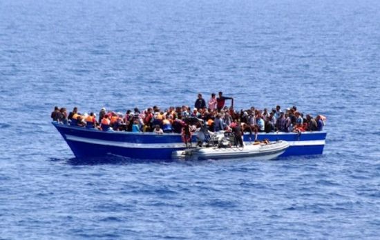 مصرع 4 أشخاص وإنقاذ 21 بعد غرق قارب مهاجرين في تونس