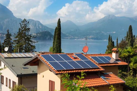 تحذير من خطر إفلاس مصنعي الألواح الشمسية في أوروبا