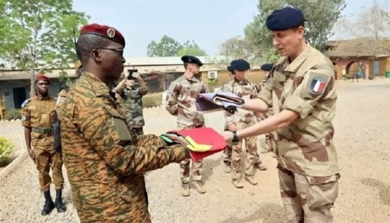 بتهمة انشطة تخريبية.. بوركينا فاسو تطرد الملحق العسكري الفرنسي