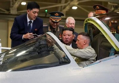 زعيم كوريا الشمالية يشيد بتكنولوجيا الطيران الروسي