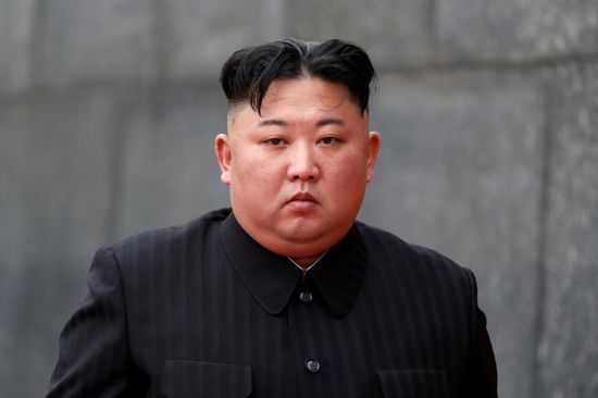 زعيم كوريا الشمالية يتفقد قاذفات روسية ذات قدرات نووية ومقاتلات شرق روسيا