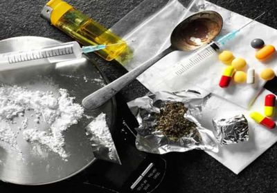 ضبط 3 متهمين بحيازة مواد مخدرة في ساحل حضرموت