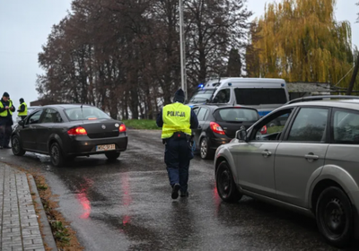 بولندا ستحظر دخول سيارات الركاب المسجلة في روسيا