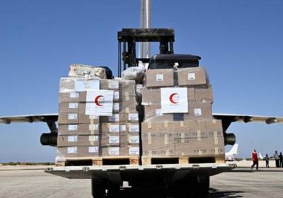 17 طائرة إماراتية تحمل 450 طنا من المواد الإغاثية إلى ليبيا