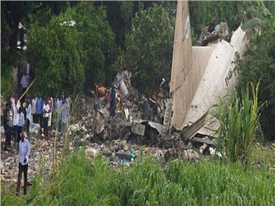 إيطاليا.. اصطدام طائرة بسيارة في قاعدة عسكرية بالقرب من تورينو