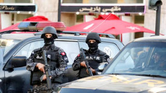 الأمن التونسي يخلي ساحة عامة من المهاجرين في مدينة صفاقس
