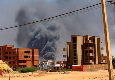 الجيش السوداني و"الدعم السريع" يتبادلان الاتهامات بشأن قصف المنشآت الحيوية