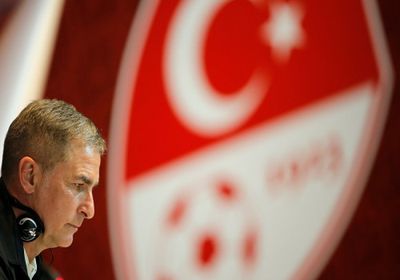 تركيا ستقيل المدرب كونتز بعد انتقاد لاعبي المنتخب