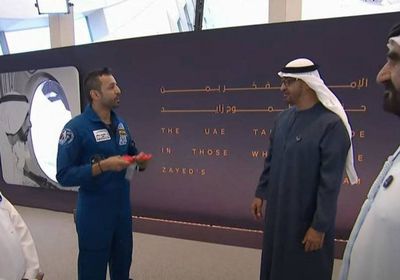 الشيخ محمد بن زايد يستقبل سلطان النيادي فور وصوله الإمارات