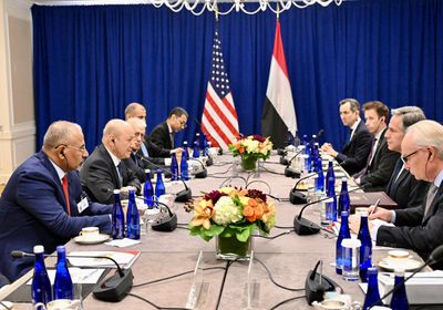 برفقة العليمي.. الرئيس الزُبيدي وبلينكن يبحثان جهود السلام