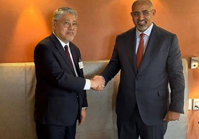 الرئيس الزُبيدي يلتقي وزير خارجية الفلبين بنيويورك