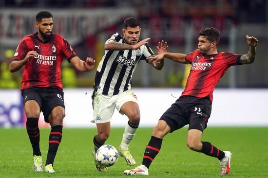 هاو مدرب نيوكاسل سعيد بالتعادل مع ميلان في دوري الأبطال