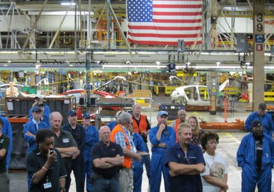 تصاعد احتجاجات عمال مصانع السيارات في أمريكا