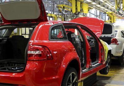 إضراب عمال جنرال موتورز في ميسوري يهدد بإغلاق مصنع بكنساس