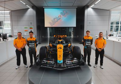 مكلارين يمدد عقد بياستري حتى 2026