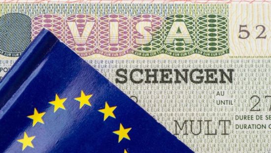 بعد فضيحة التأشيرات.. الاتحاد الأوروبي يطالب بولندا بالتوضيح