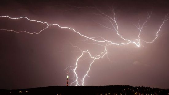 مصرع شخصين جراء صاعقة في ولاية مكسيكية