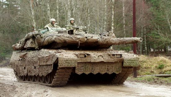 بطواقم مدربة.. الجيش الأوكراني يعلن تسلمه دبابات سويدية