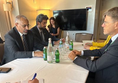 الرئيس الزُبيدي يطلع نائب وزير خارجية سلوفينيا على الواقع الإنساني ببلادنا