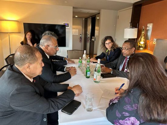 الرئيس الزُبيدي يستقبل وزير خارجية غينيا بيساو في نيويورك