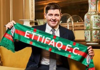 الاتفاق السعودي يمنح جيسي لينغارد قبلة الحياة شهرًا