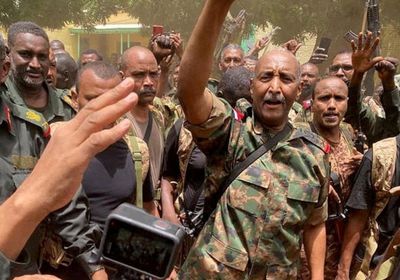 البرهان يفضل  الحل السلمي في السودان