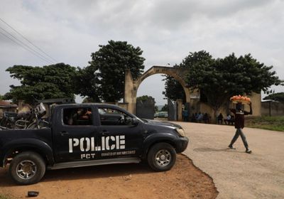 مسلحون يخطفون عشرات الأشخاص من جامعة بنيجيريا