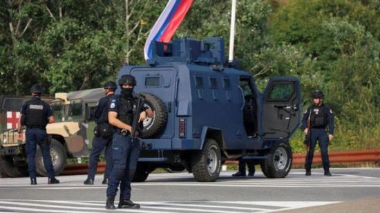 مقتل شرطي ومحاصرة مسلحين في دير بشمال كوسوفو